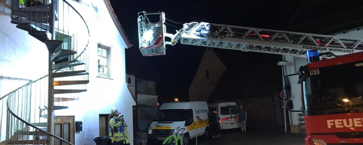 Personenrettung mit Drehleiter Feuerwehr Spiegelberg