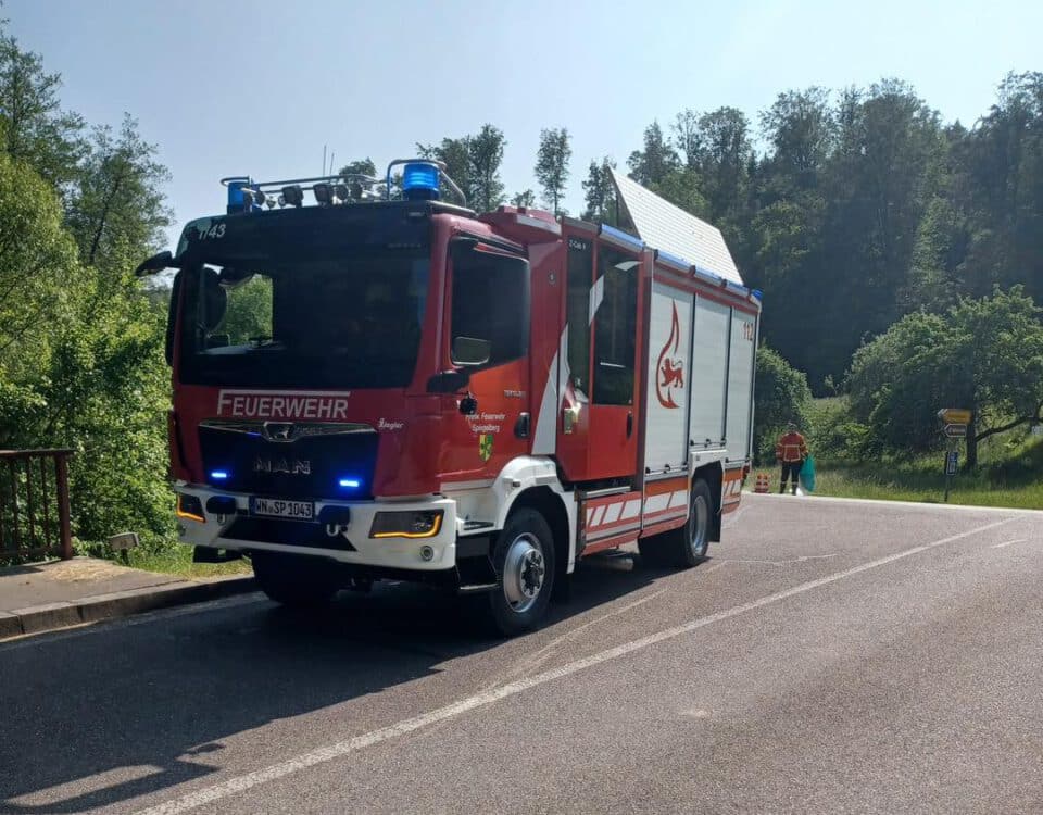 Einsatz Feuerwehr Spiegelberg - Ölspur